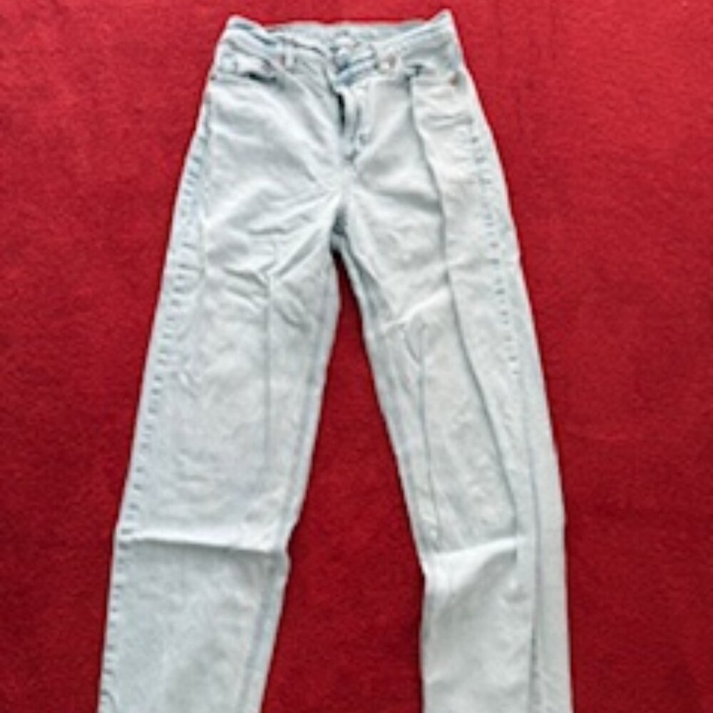AE - Light Wash Jean - size 2R